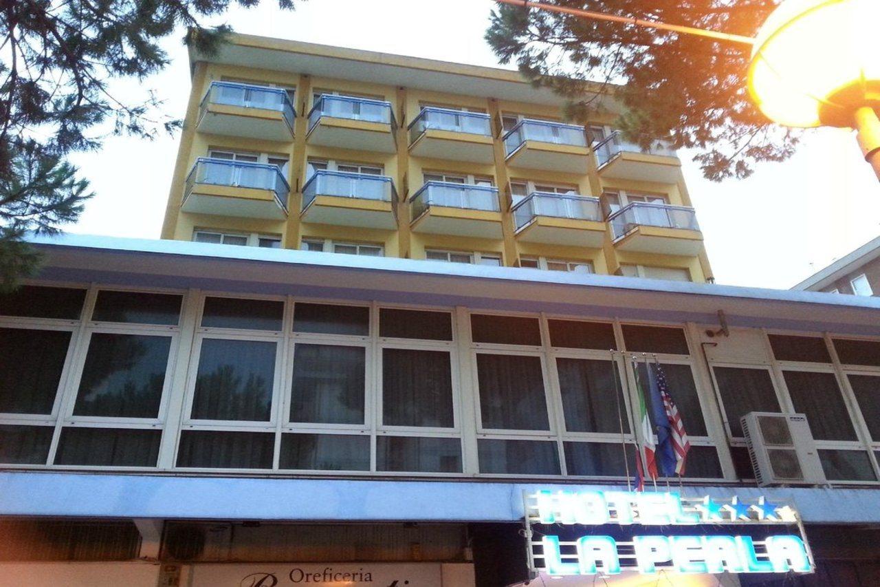 Hotel La Perla ริมินี ภายนอก รูปภาพ