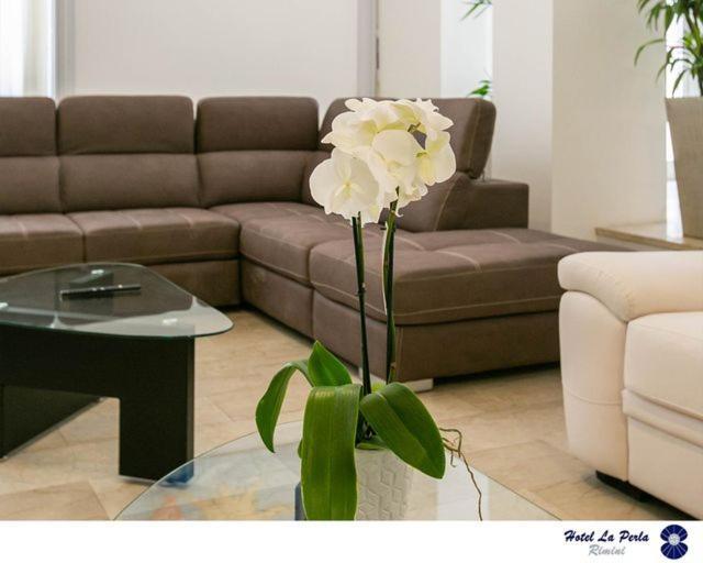 Hotel La Perla ริมินี ภายนอก รูปภาพ