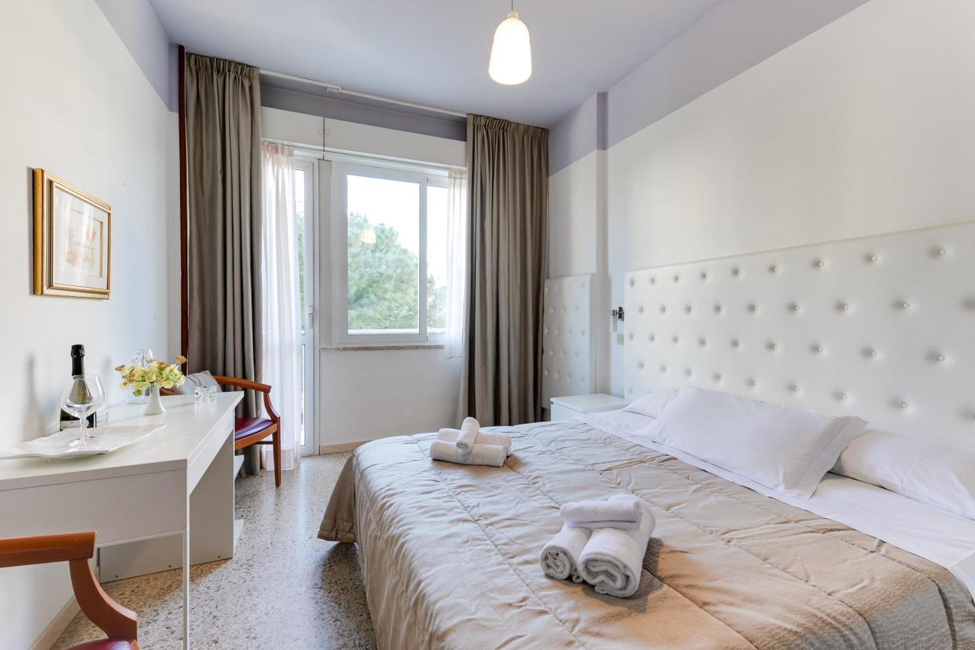 Hotel La Perla ริมินี ภายนอก รูปภาพ