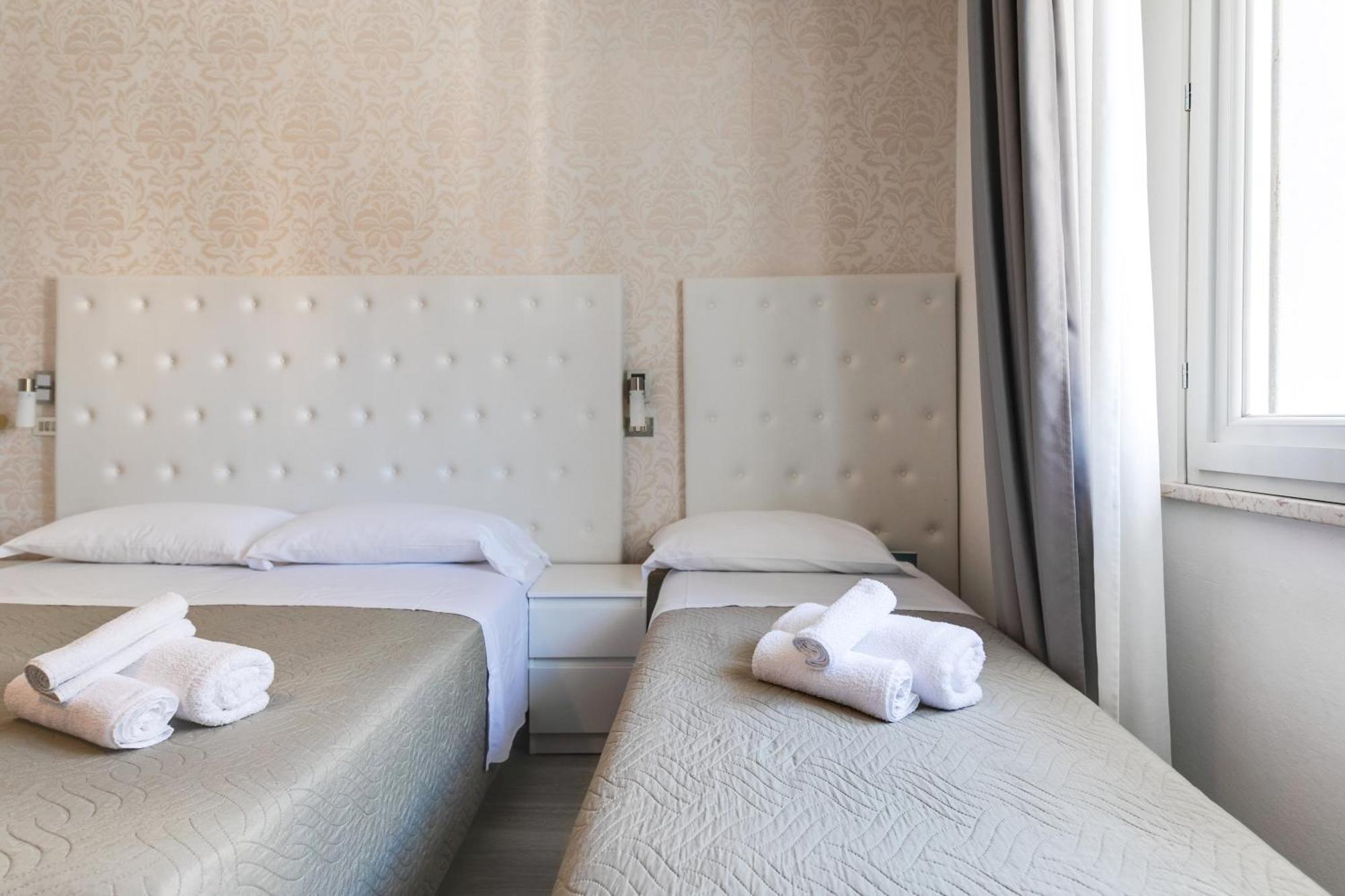 Hotel La Perla ริมินี ภายนอก รูปภาพ