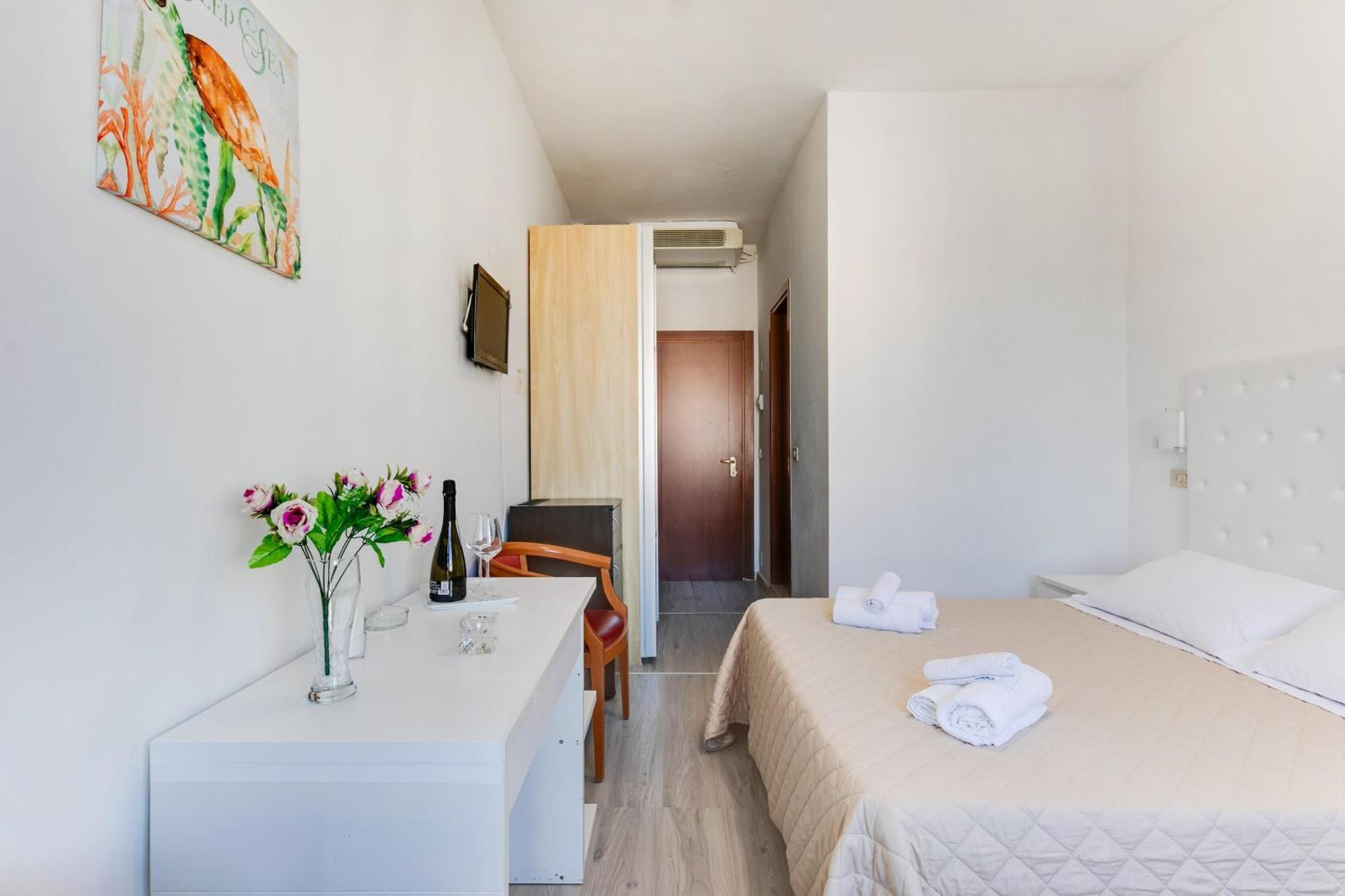 Hotel La Perla ริมินี ภายนอก รูปภาพ