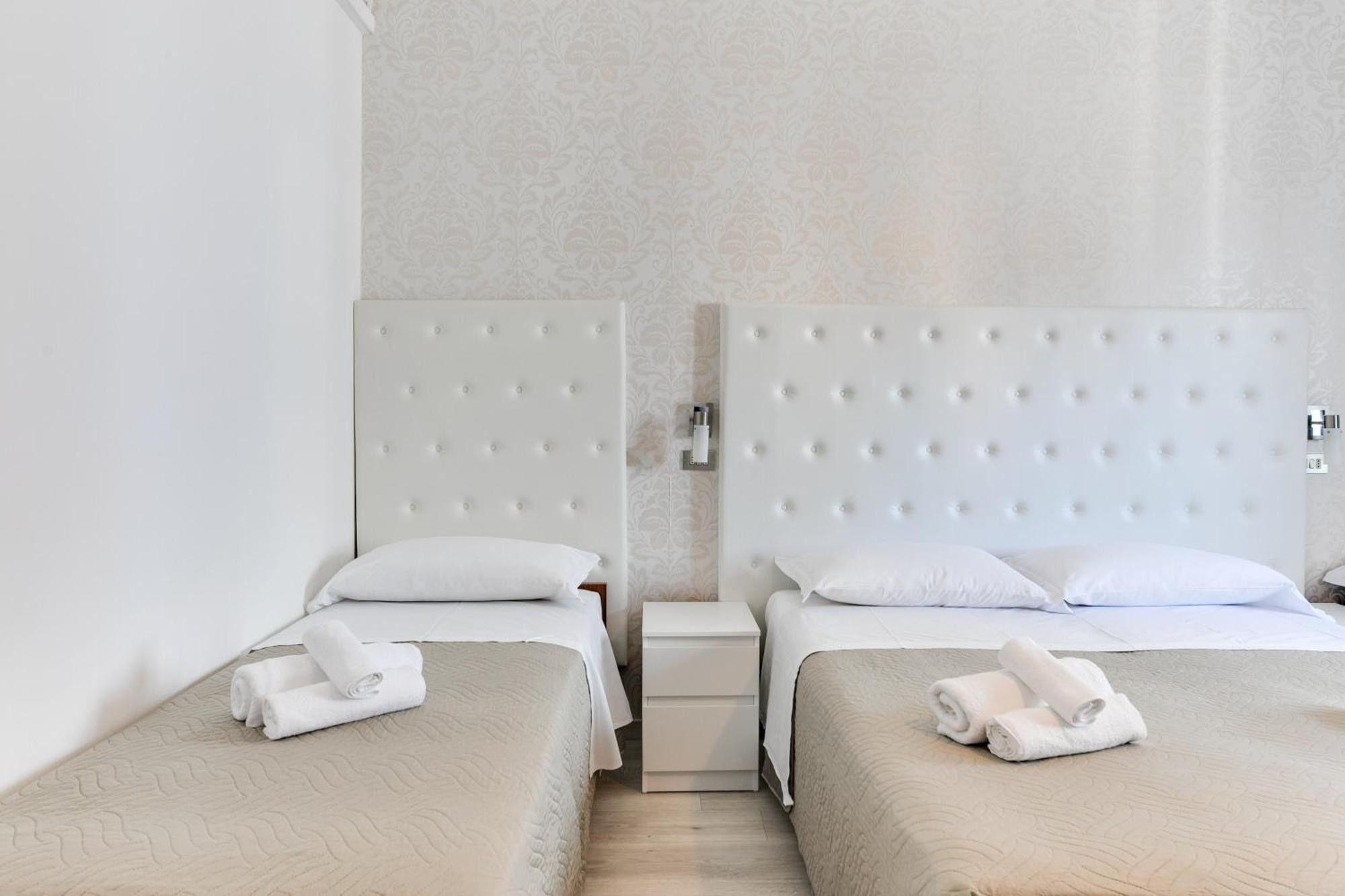 Hotel La Perla ริมินี ภายนอก รูปภาพ