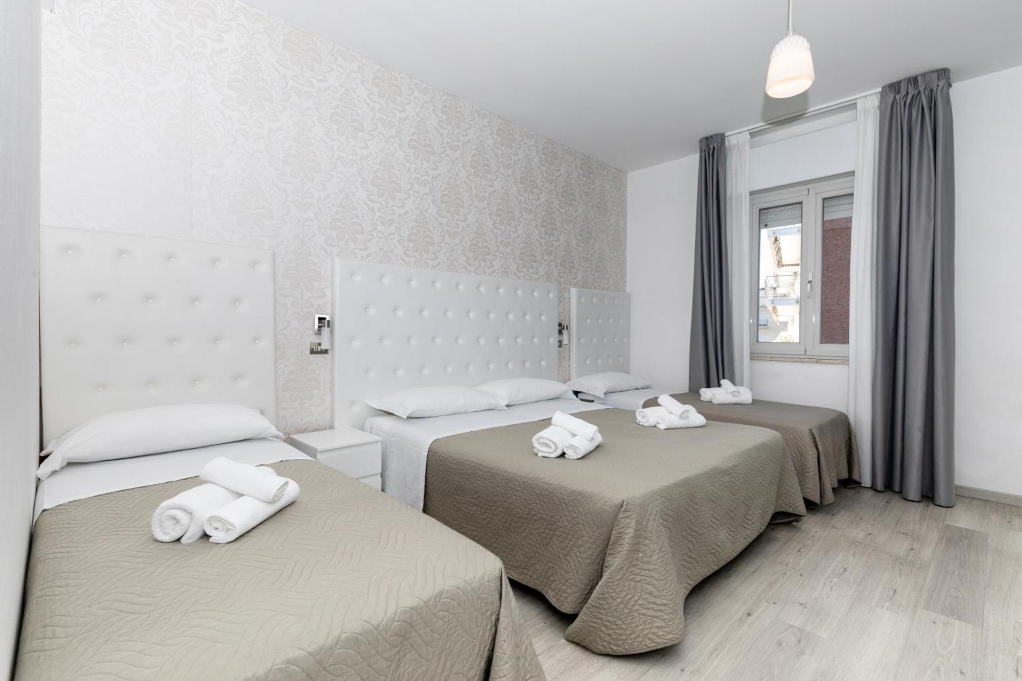 Hotel La Perla ริมินี ภายนอก รูปภาพ
