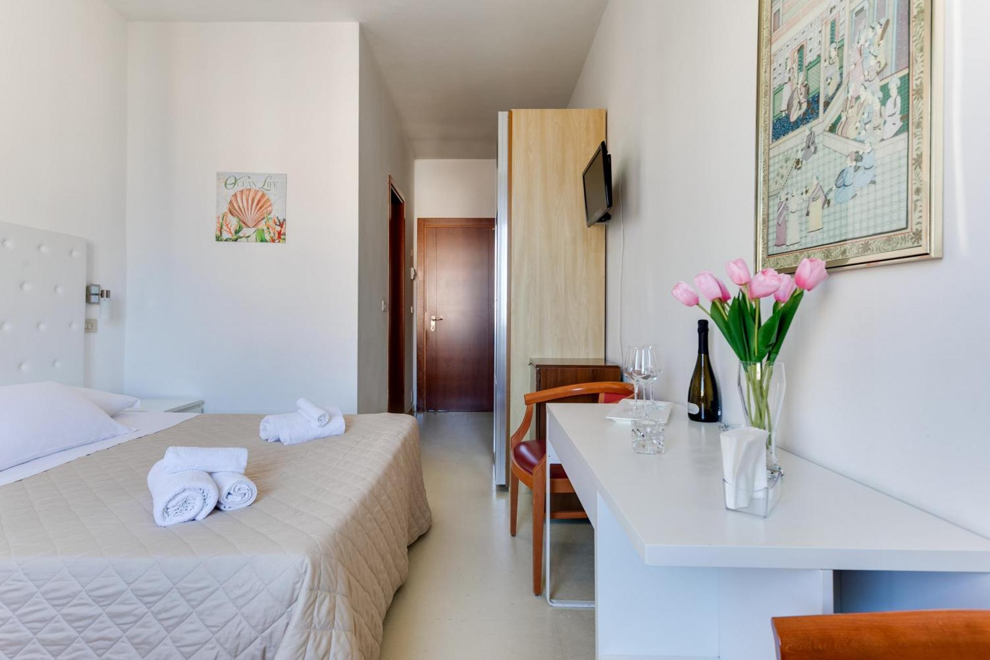 Hotel La Perla ริมินี ภายนอก รูปภาพ