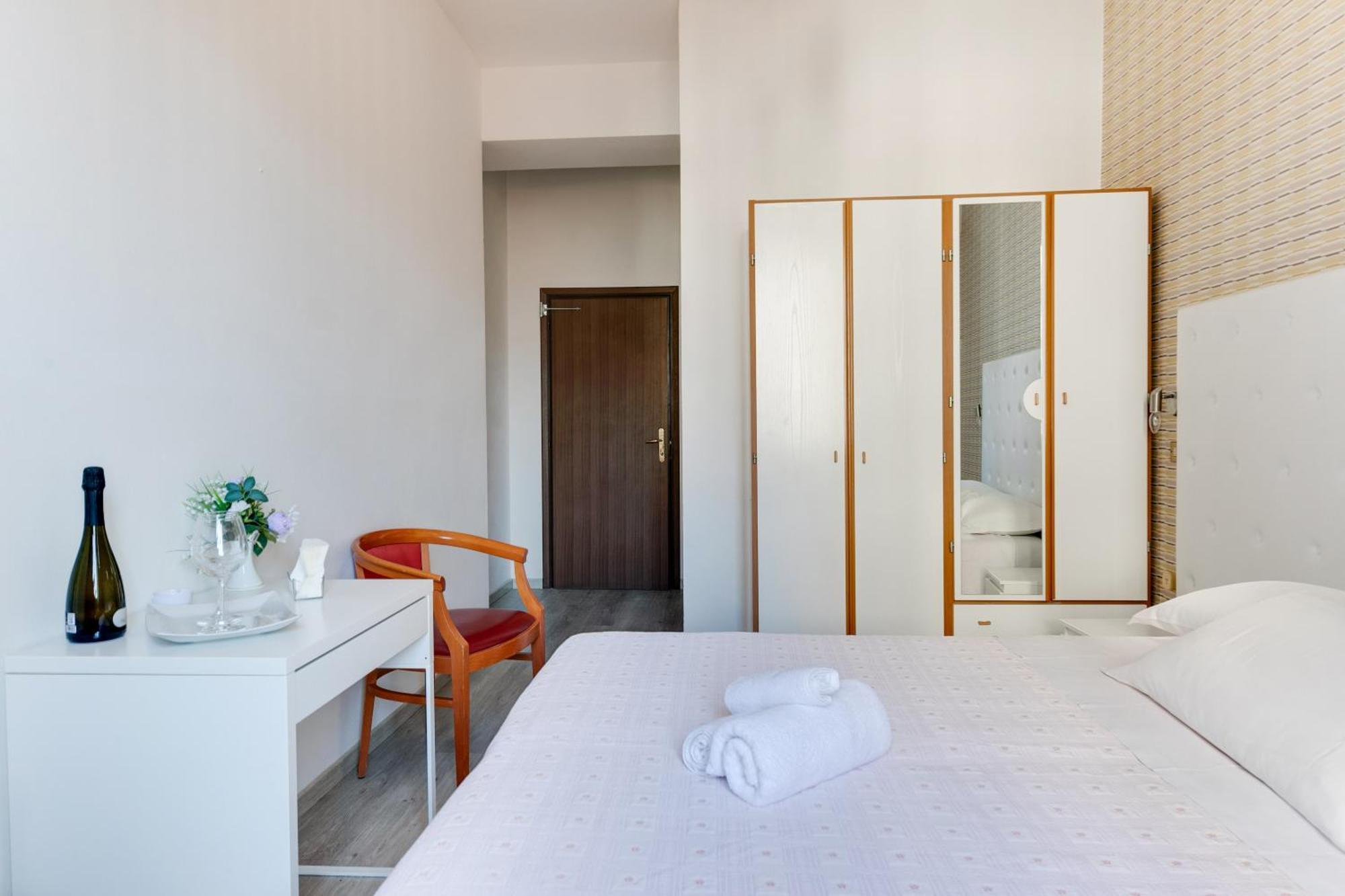 Hotel La Perla ริมินี ภายนอก รูปภาพ